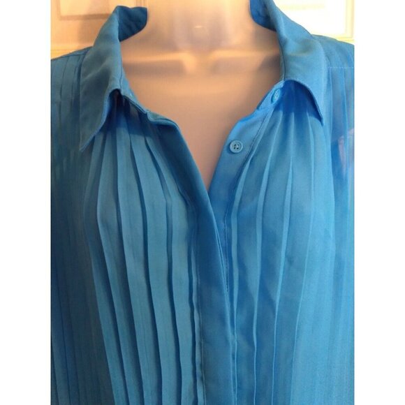 Lane Bryant Top Blue Semi Sheer Sleeveless Pleated Hidden Button Up Sz 24 - Picture 2 of 8